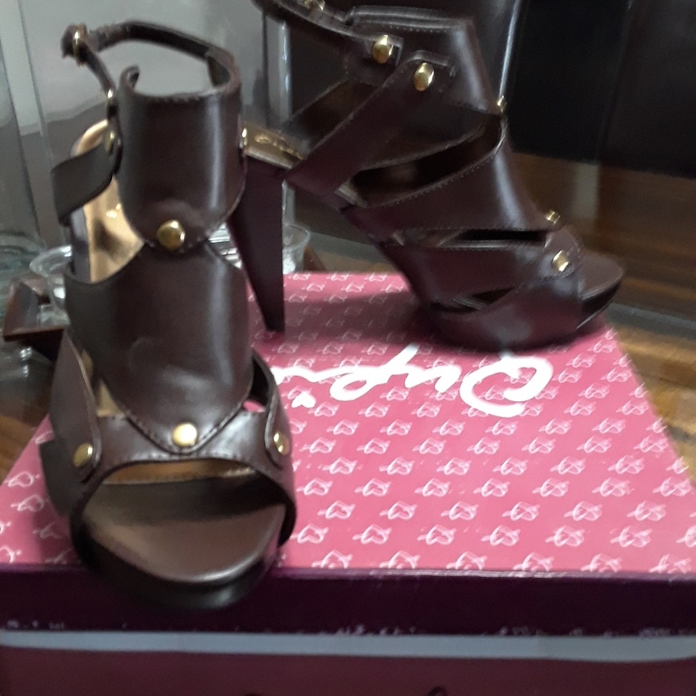 SOLD Qupid Heels